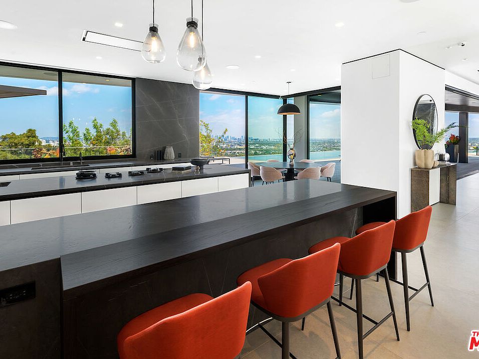 Photo 3 of the Hollywood Hills house